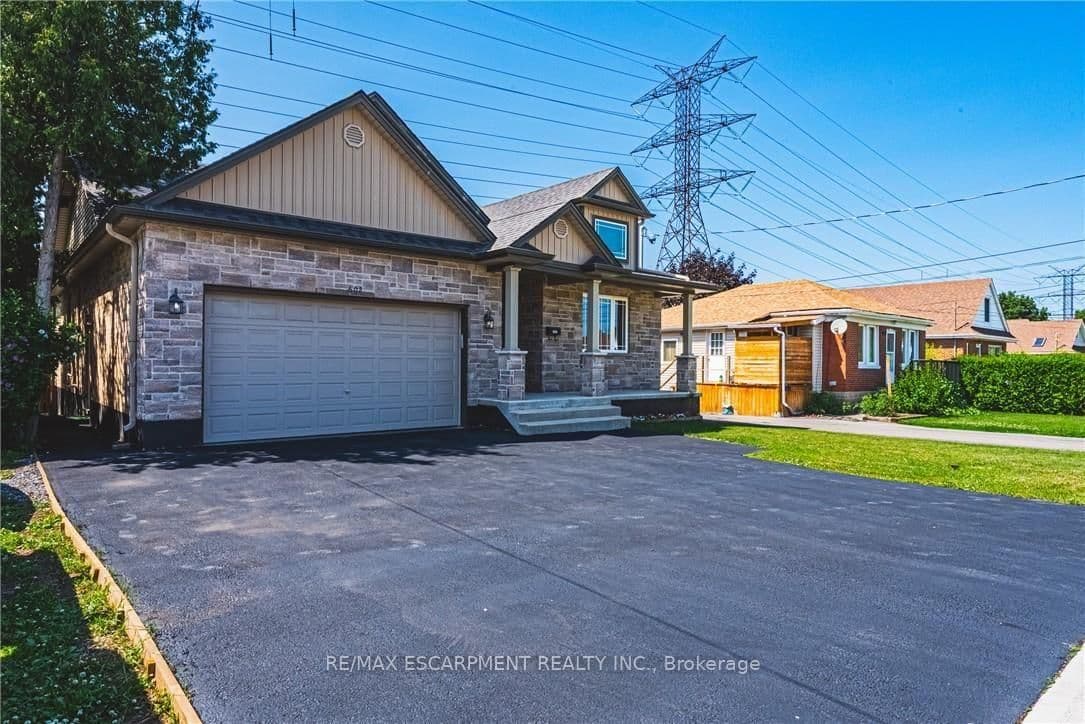 602 Cochrane Road thumbnail 2