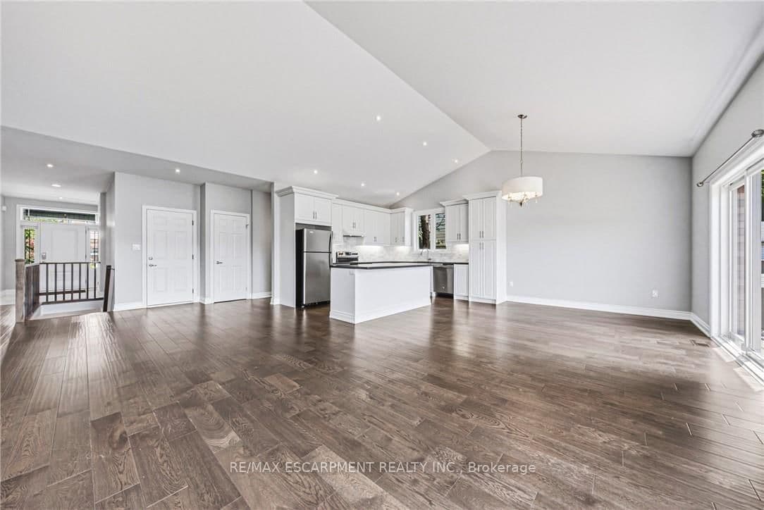 602 Cochrane Road thumbnail 21