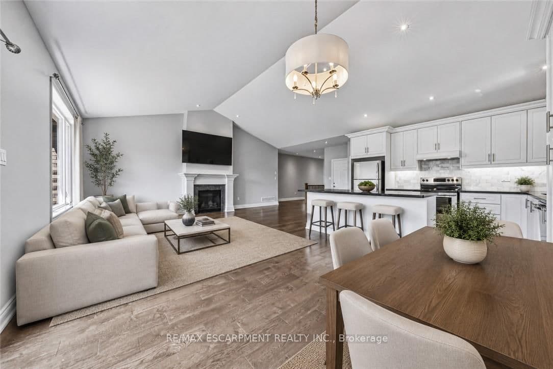 602 Cochrane Road thumbnail 22