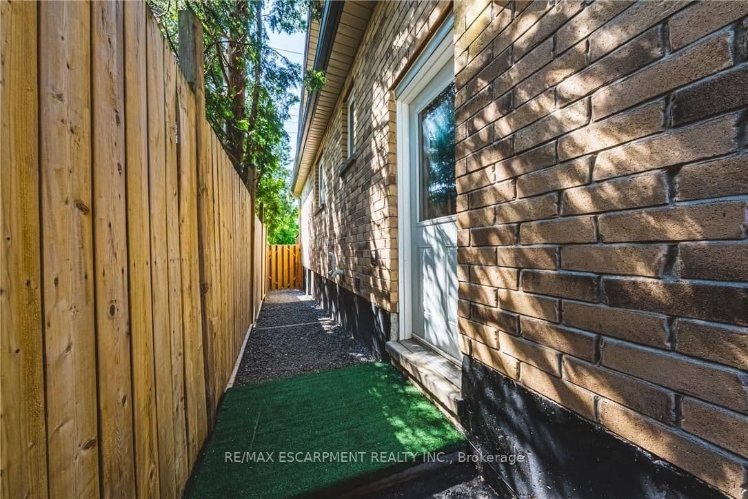 602 Cochrane Road thumbnail 44
