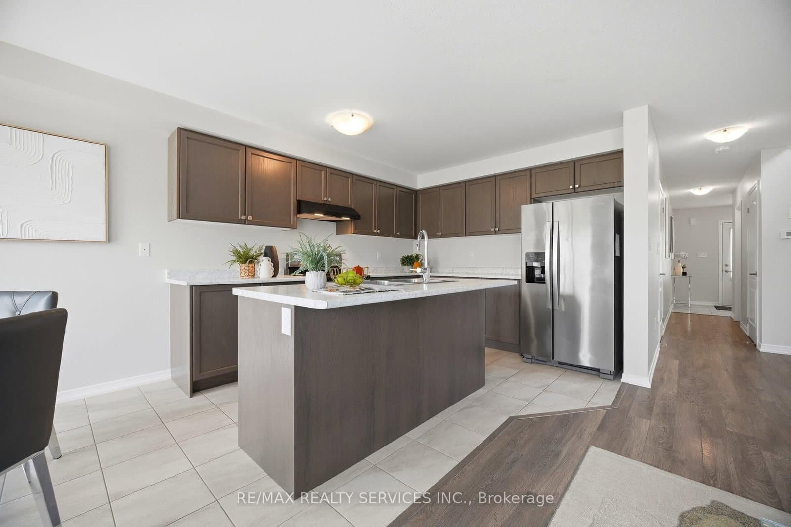 250 Esther Crescent thumbnail 9