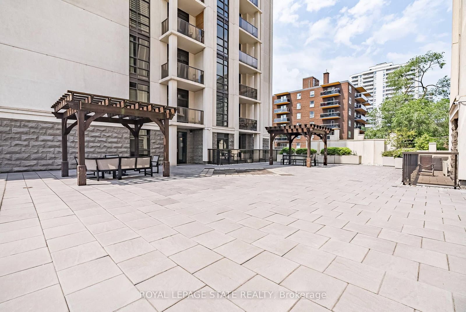 85 Robinson Street, Unit 1010 thumbnail 33