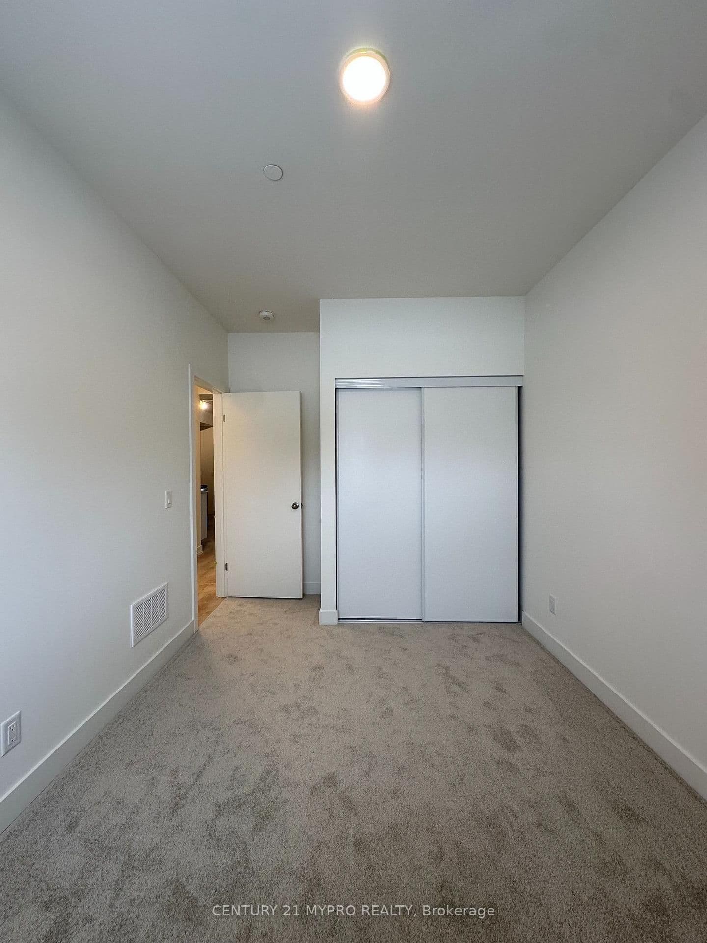 16 Melbourne Avenue, Unit 109B thumbnail 9