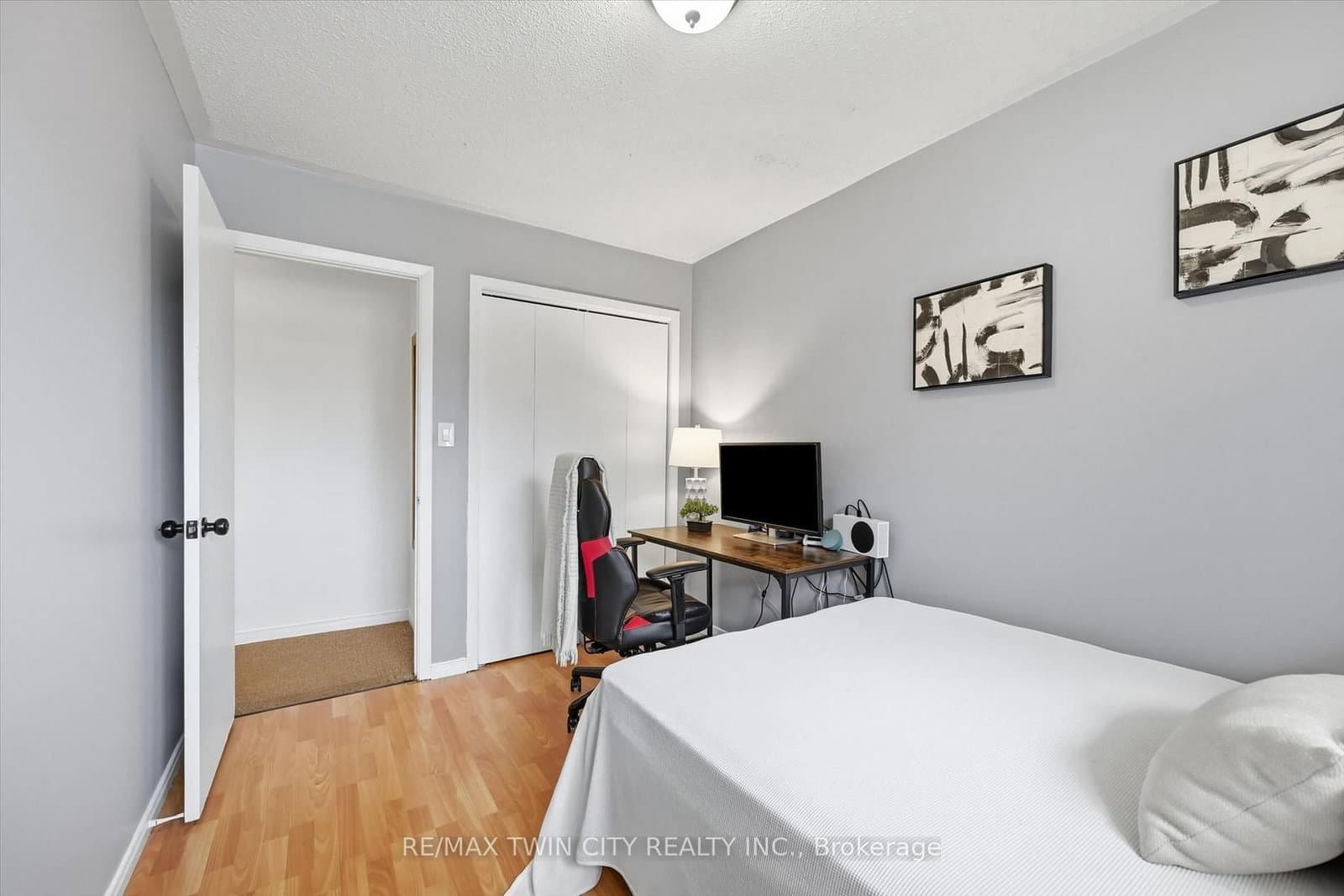 24 1/2 Parkview Road thumbnail 15