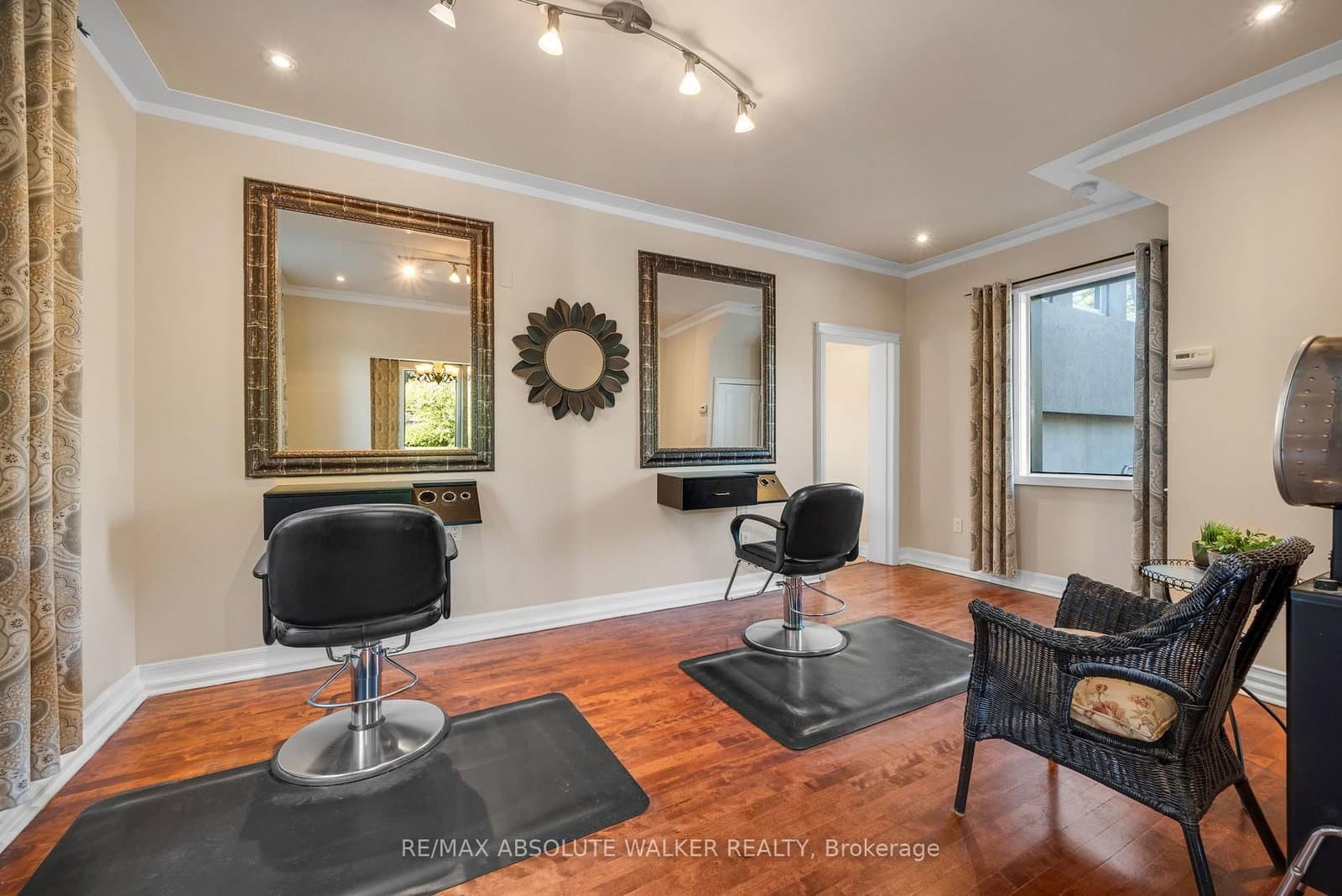 383 Danforth Avenue thumbnail 12