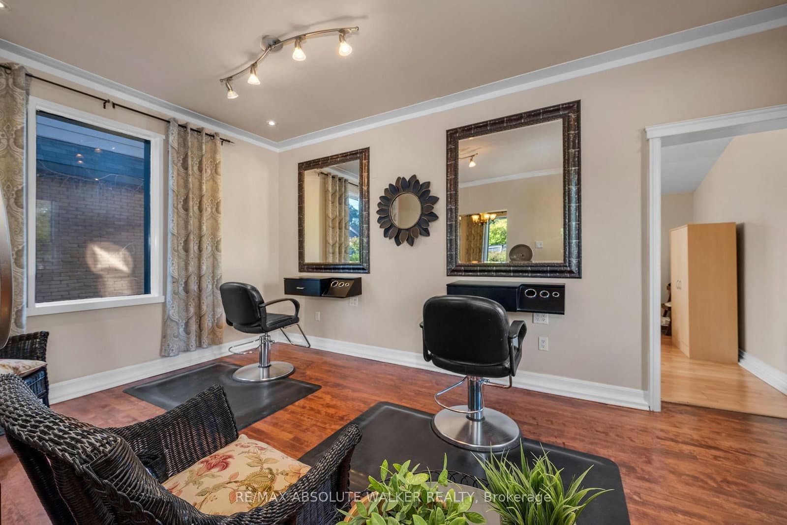 383 Danforth Avenue thumbnail 13