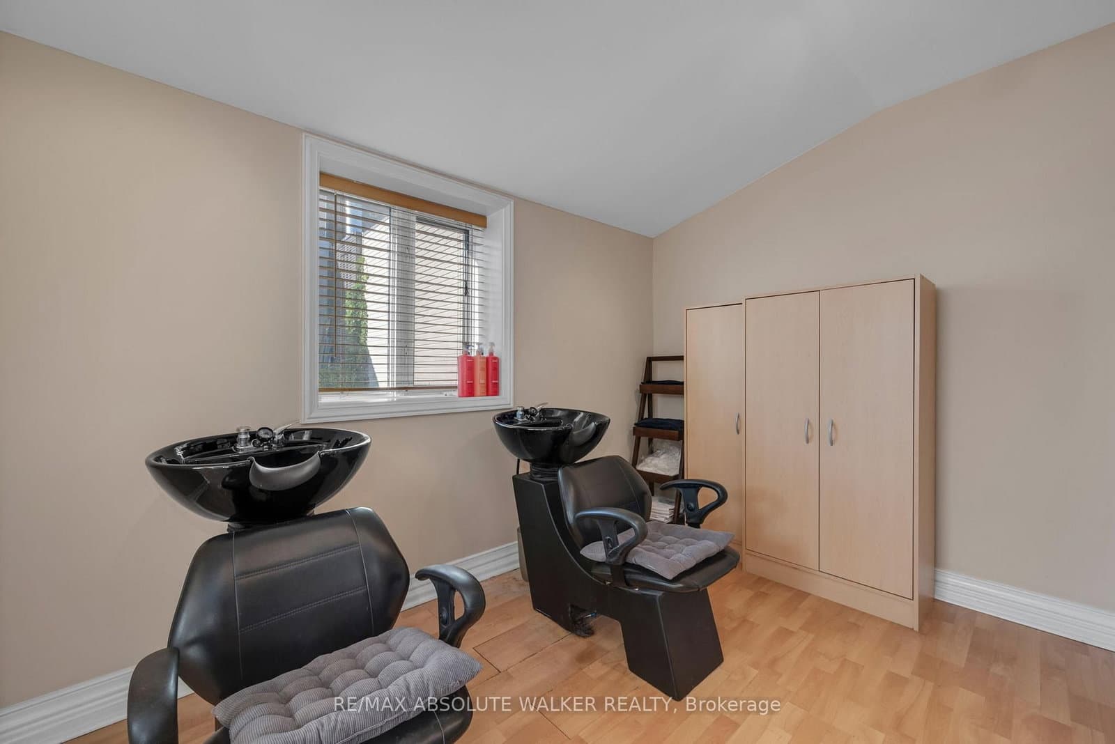 383 Danforth Avenue thumbnail 15