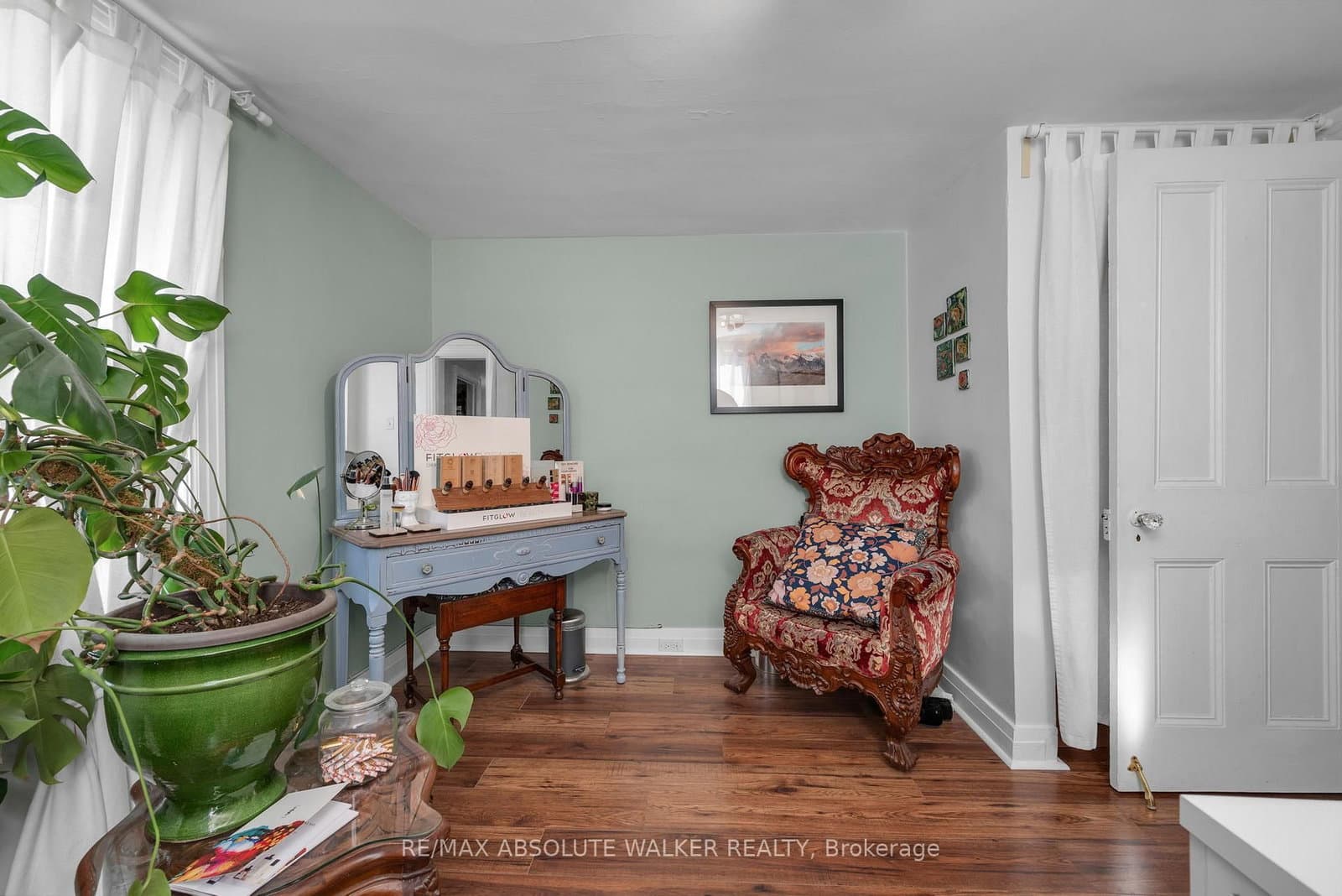 383 Danforth Avenue thumbnail 22