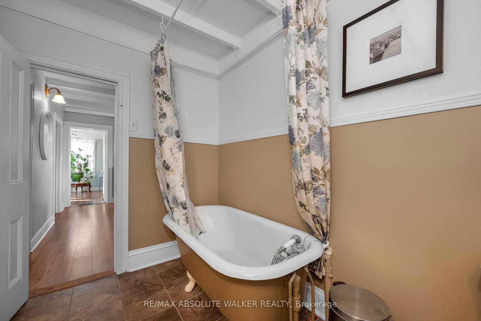 383 Danforth Avenue thumbnail 29
