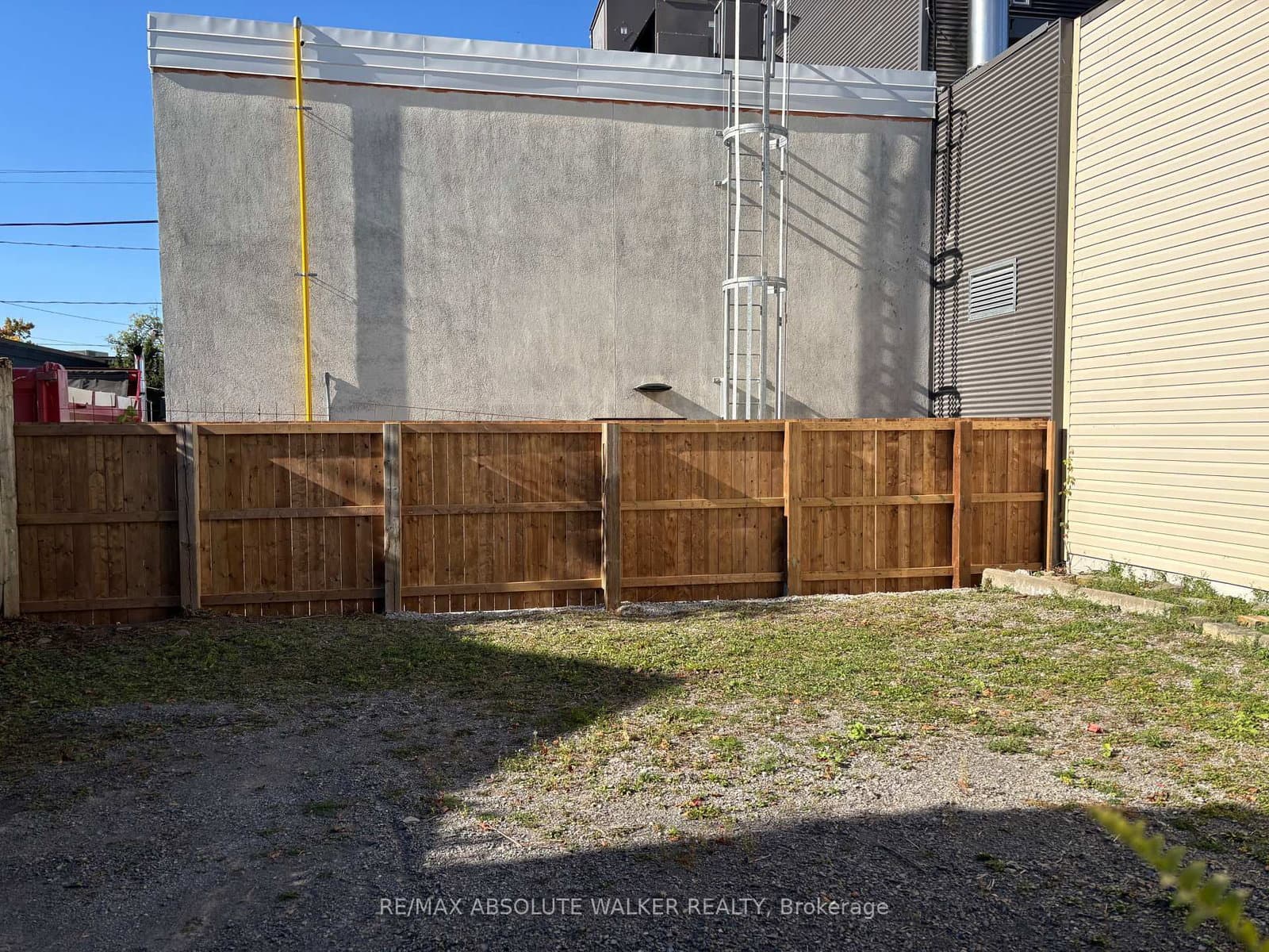 383 Danforth Avenue thumbnail 35
