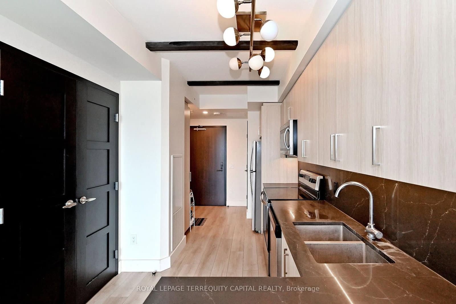 145 Columbia Street W, Unit 2001 thumbnail 18