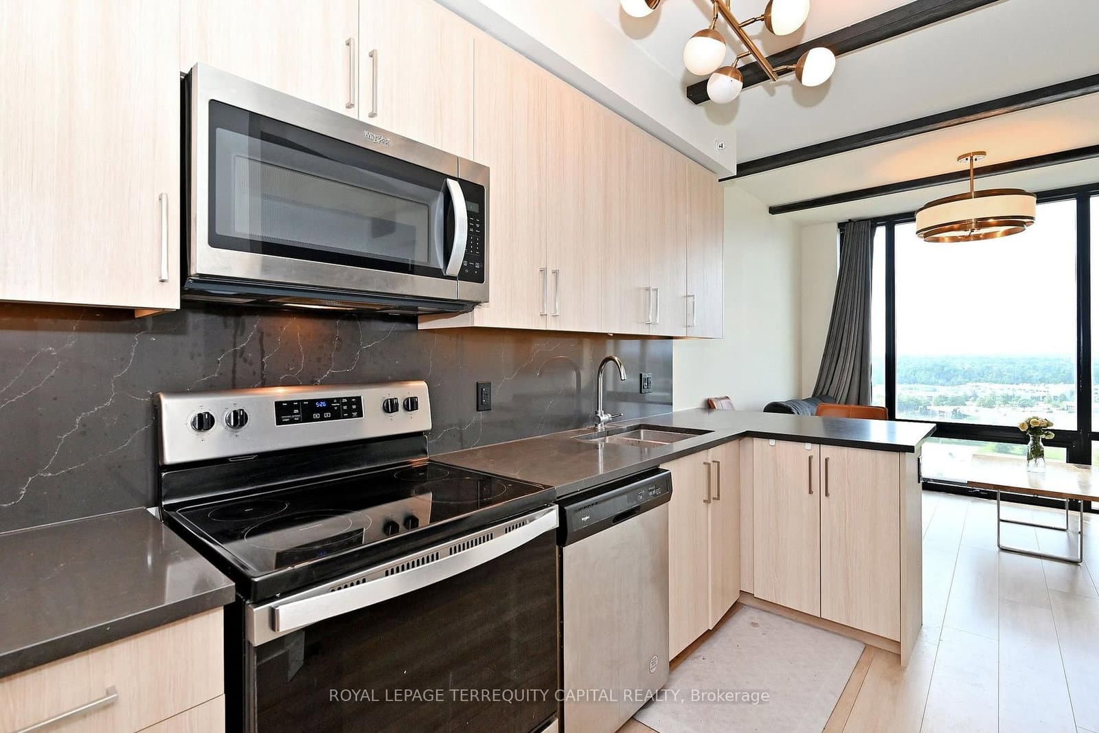145 Columbia Street W, Unit 2001 thumbnail 20