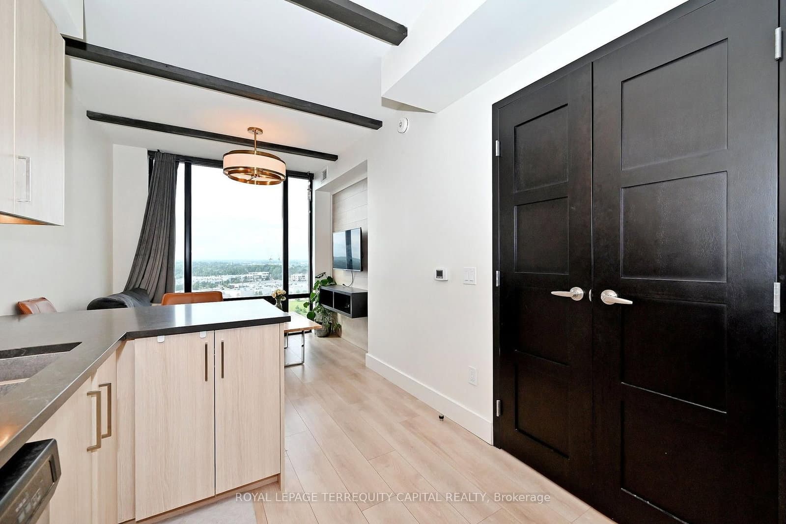 145 Columbia Street W, Unit 2001 thumbnail 22