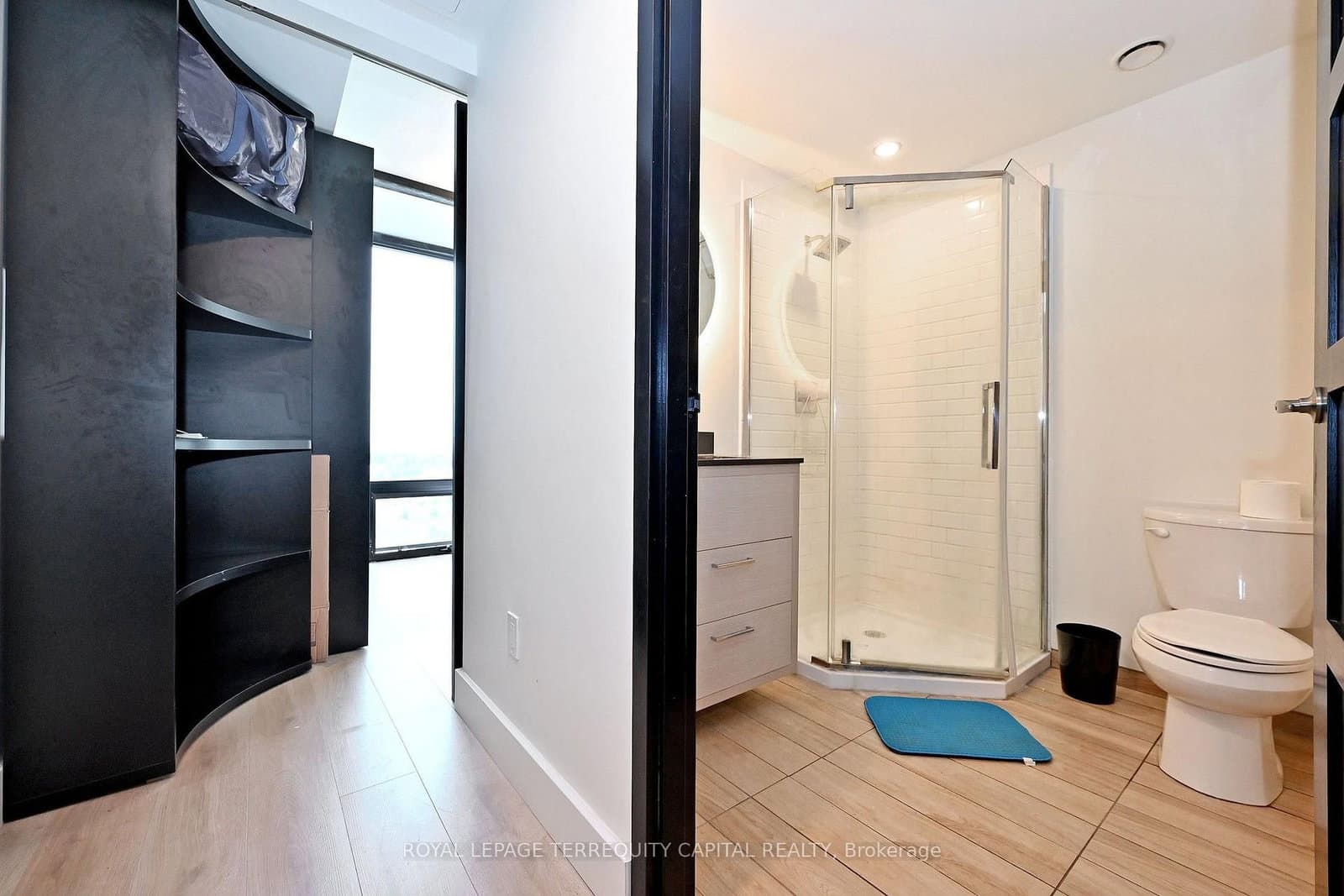 145 Columbia Street W, Unit 2001 thumbnail 24