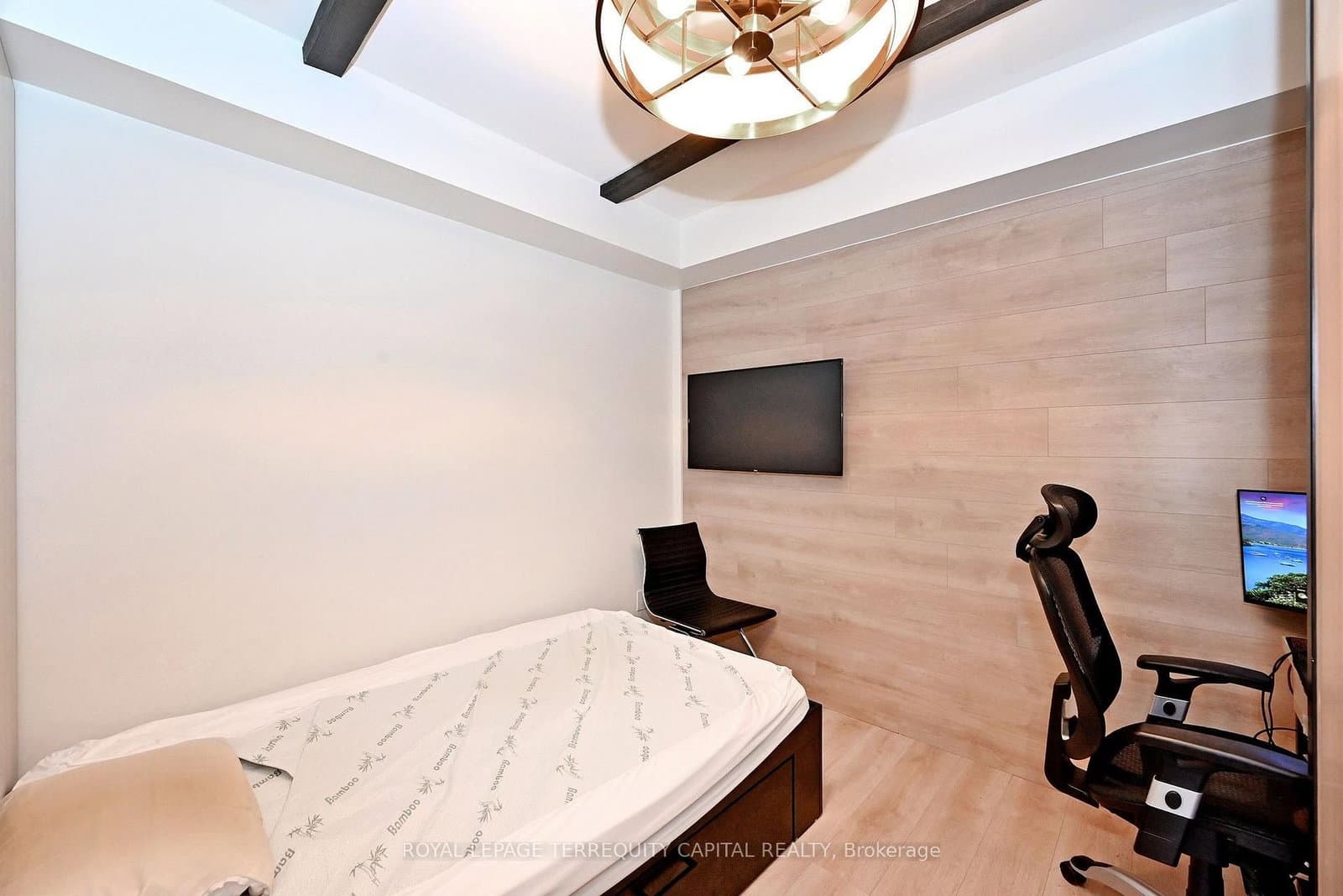 145 Columbia Street W, Unit 2001 thumbnail 29