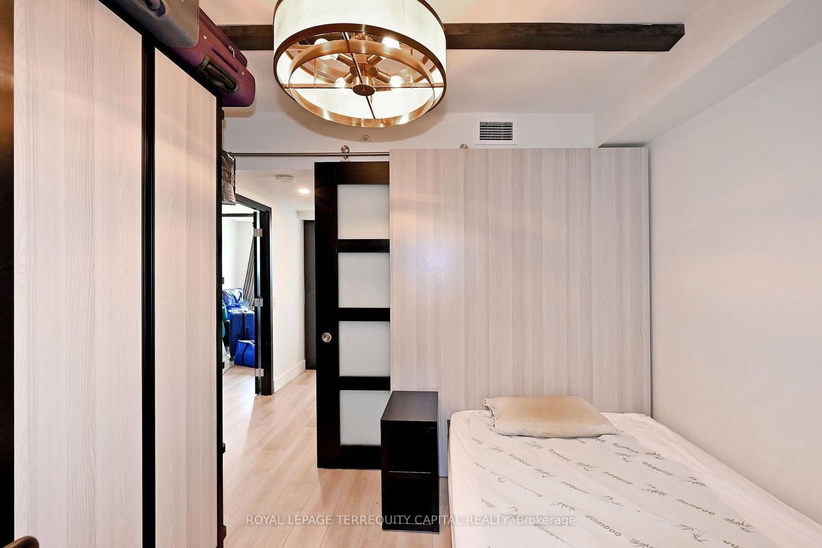 145 Columbia Street W, Unit 2001 thumbnail 30