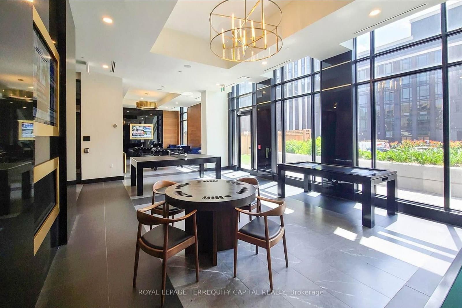 145 Columbia Street W, Unit 2001 thumbnail 40