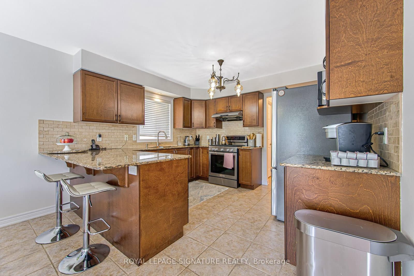 270 Springvalley Crescent thumbnail 16
