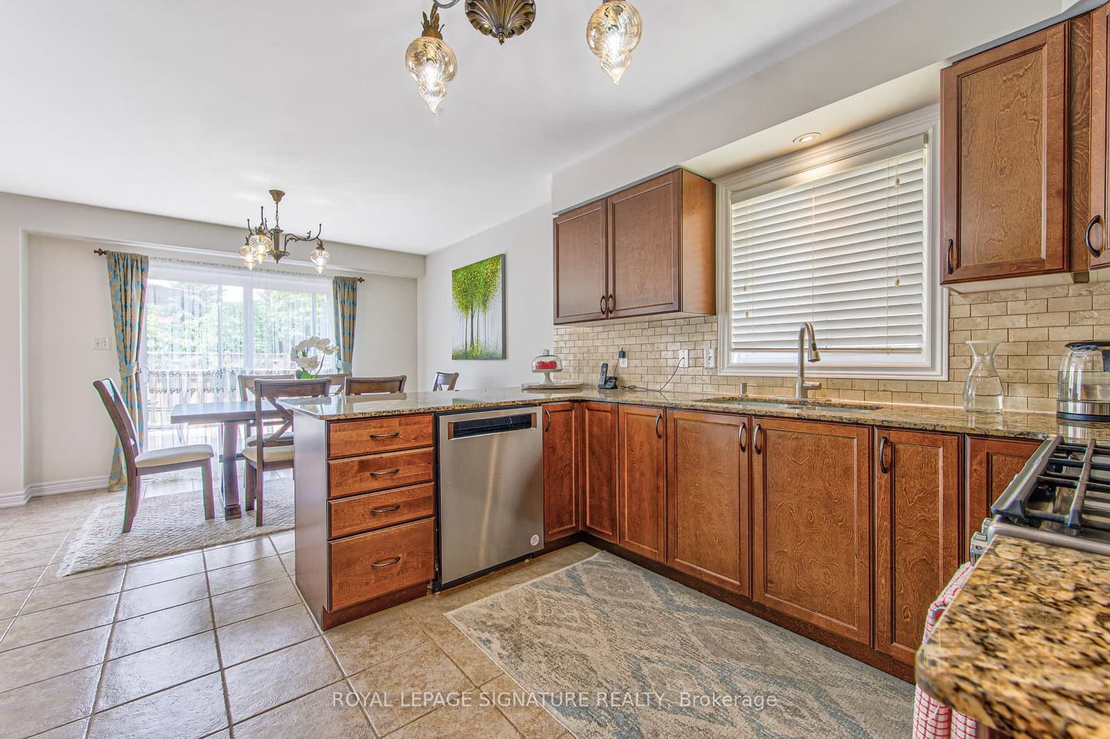 270 Springvalley Crescent thumbnail 20