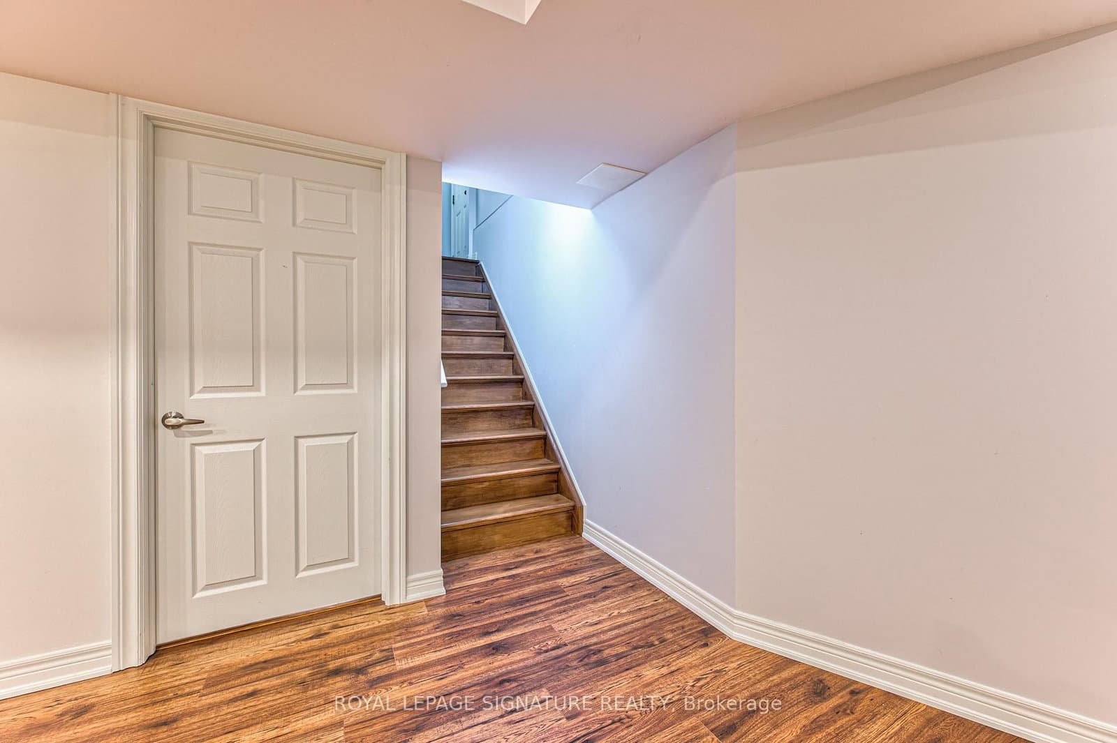 270 Springvalley Crescent thumbnail 32