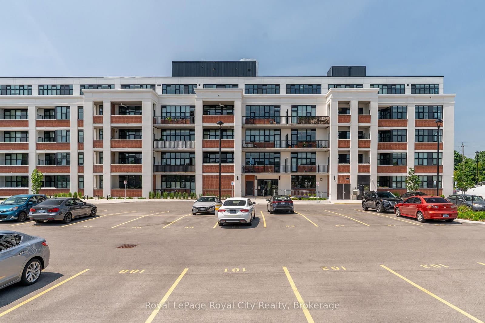 120 Huron Street, Unit 112 thumbnail 3