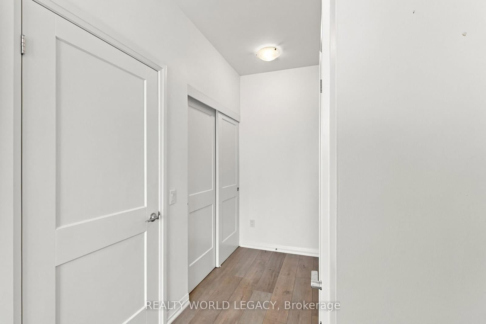 101 Golden Eagle Road, Unit 215 thumbnail 4
