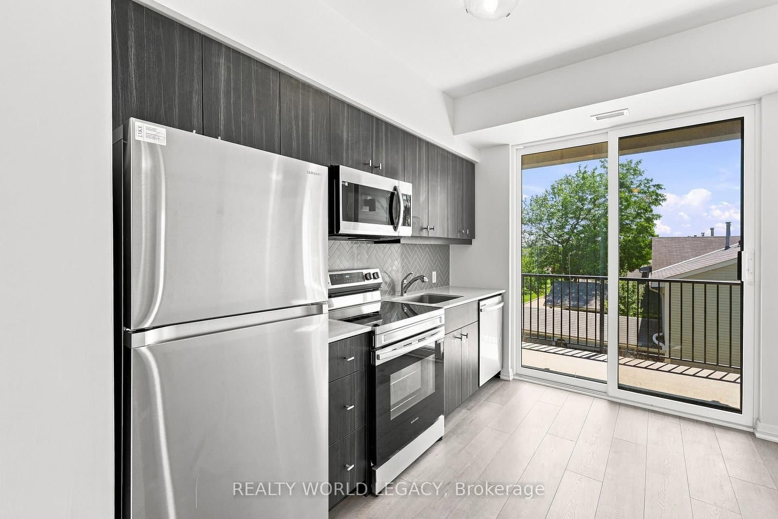 101 Golden Eagle Road, Unit 215 thumbnail 9