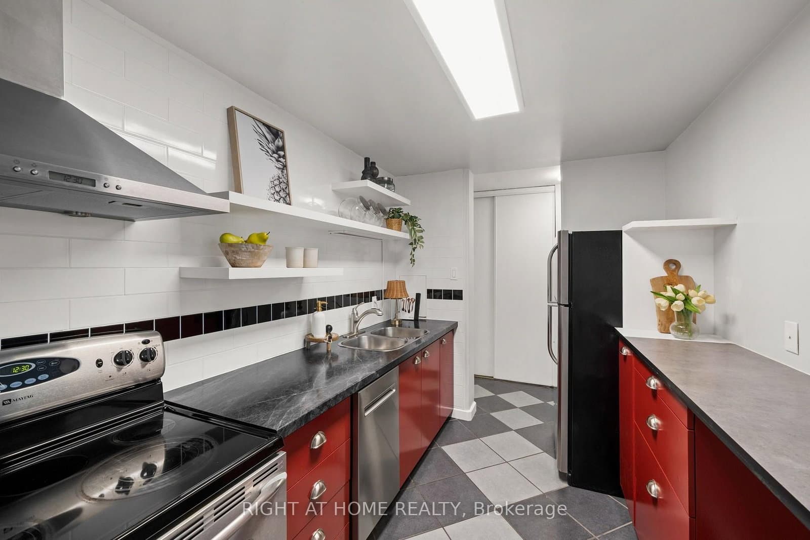 1025 RICHMOND Road, Unit 503 thumbnail 5