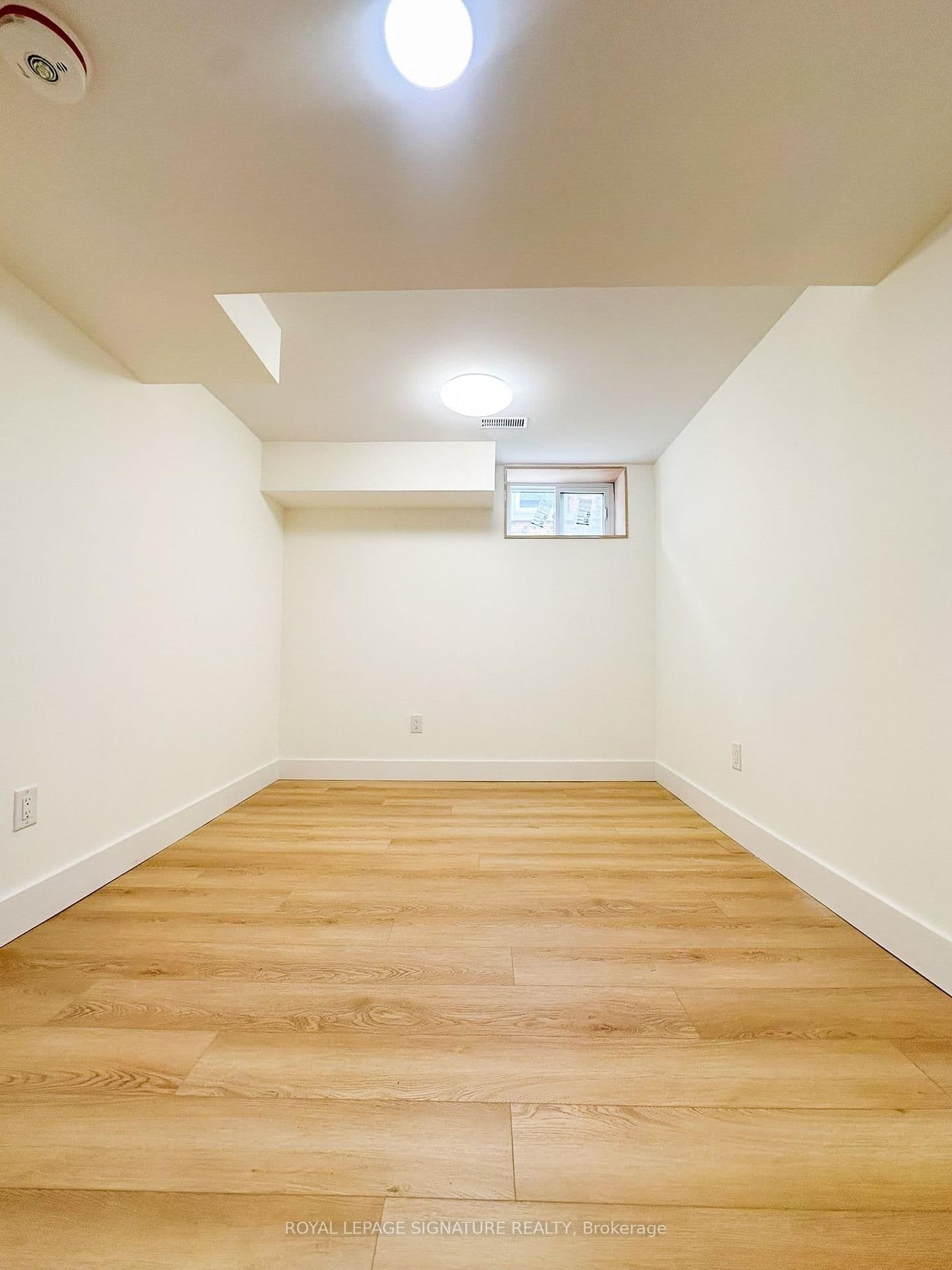 27 Millen Avenue, Unit A102 thumbnail 12