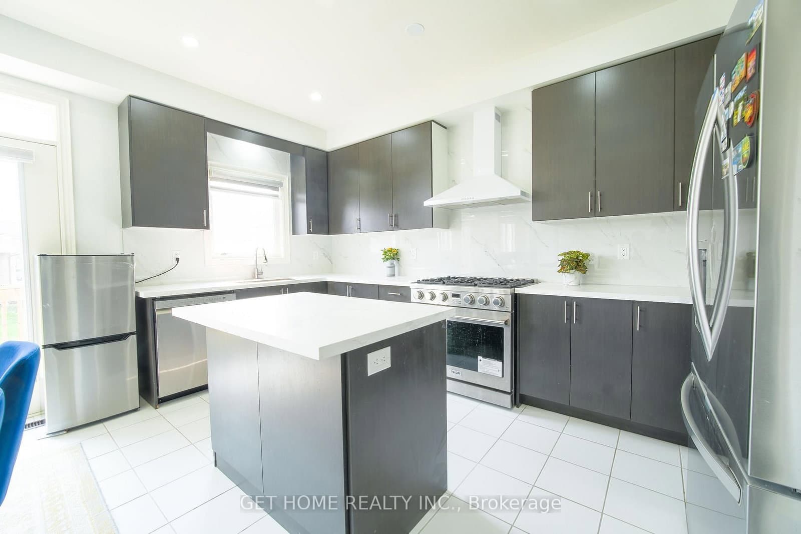 114 Attwater Drive thumbnail 16