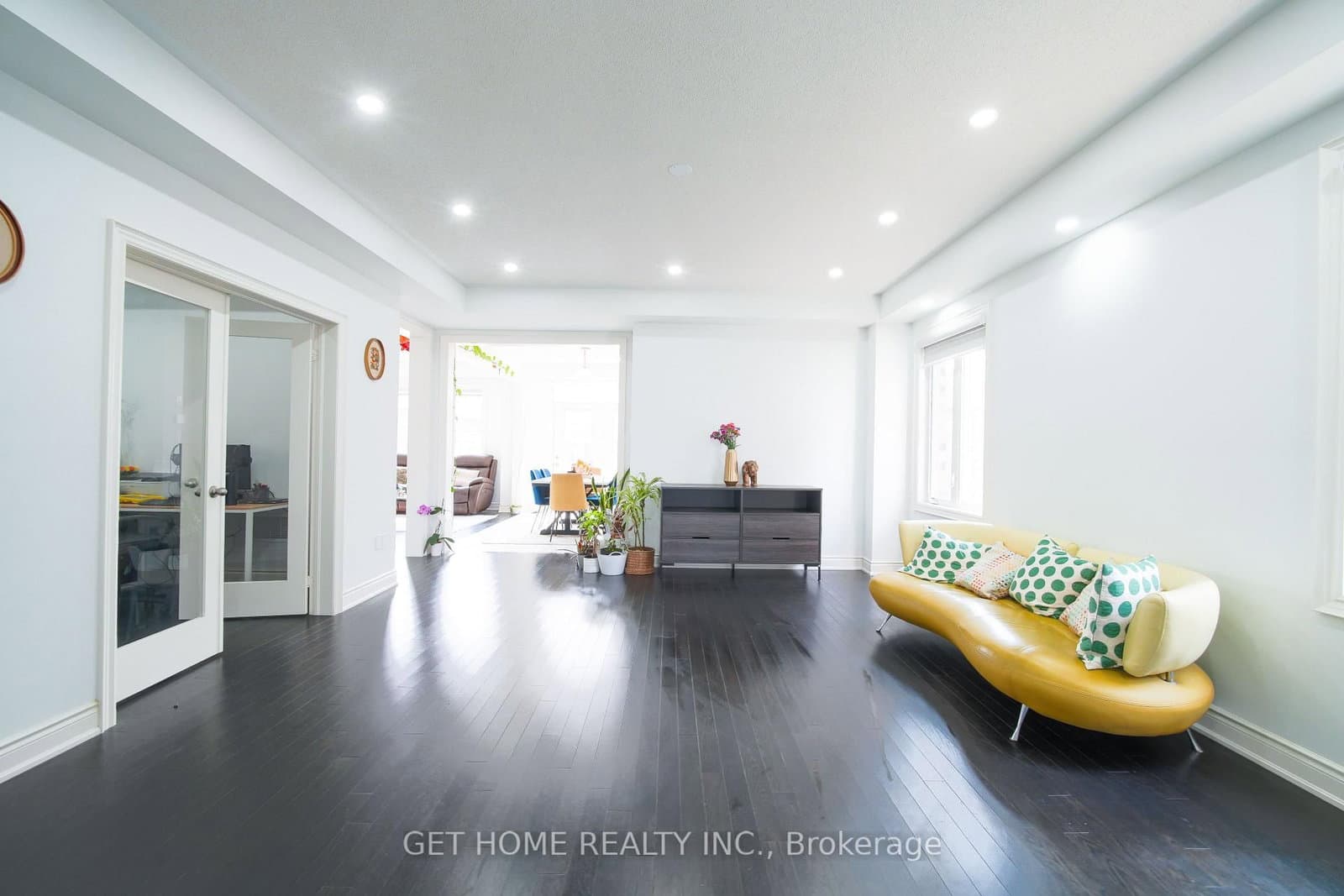114 Attwater Drive thumbnail 8