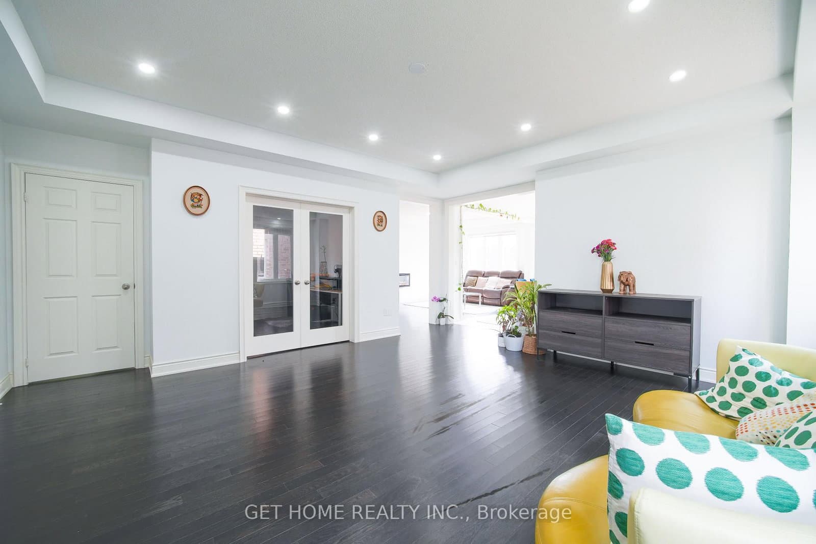 114 Attwater Drive thumbnail 9
