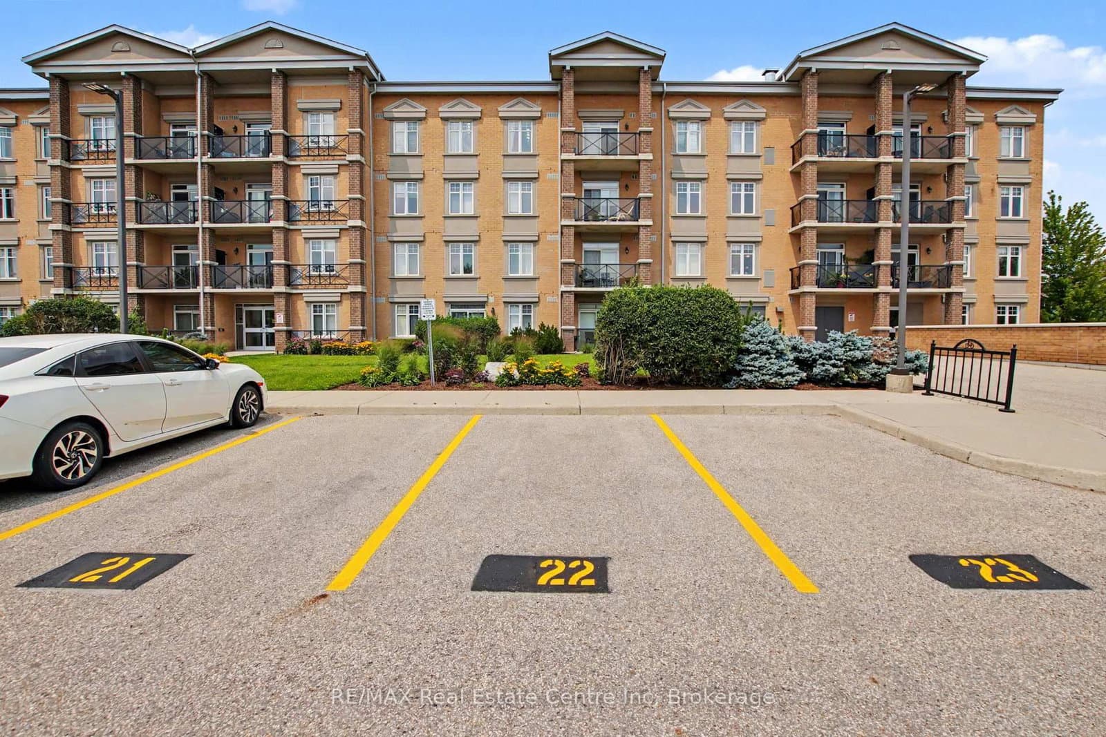 2 Colonial Drive, Unit 410 thumbnail 4