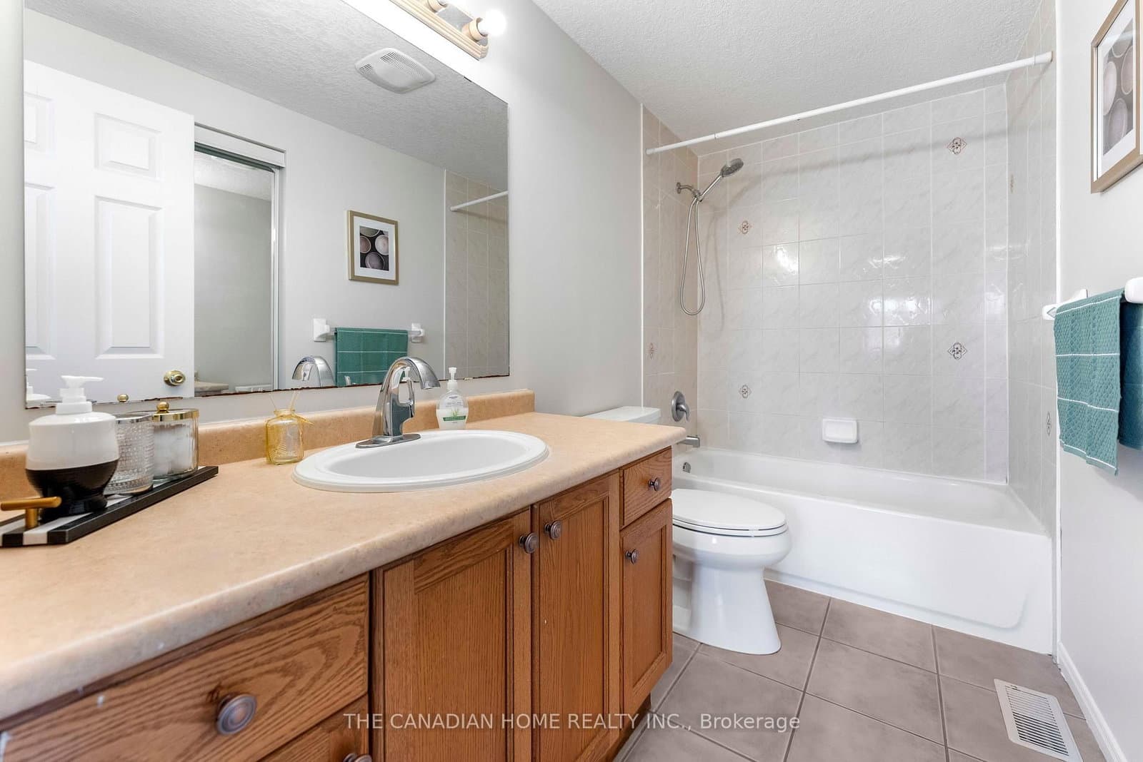500 Robert Ferrie Drive thumbnail 13