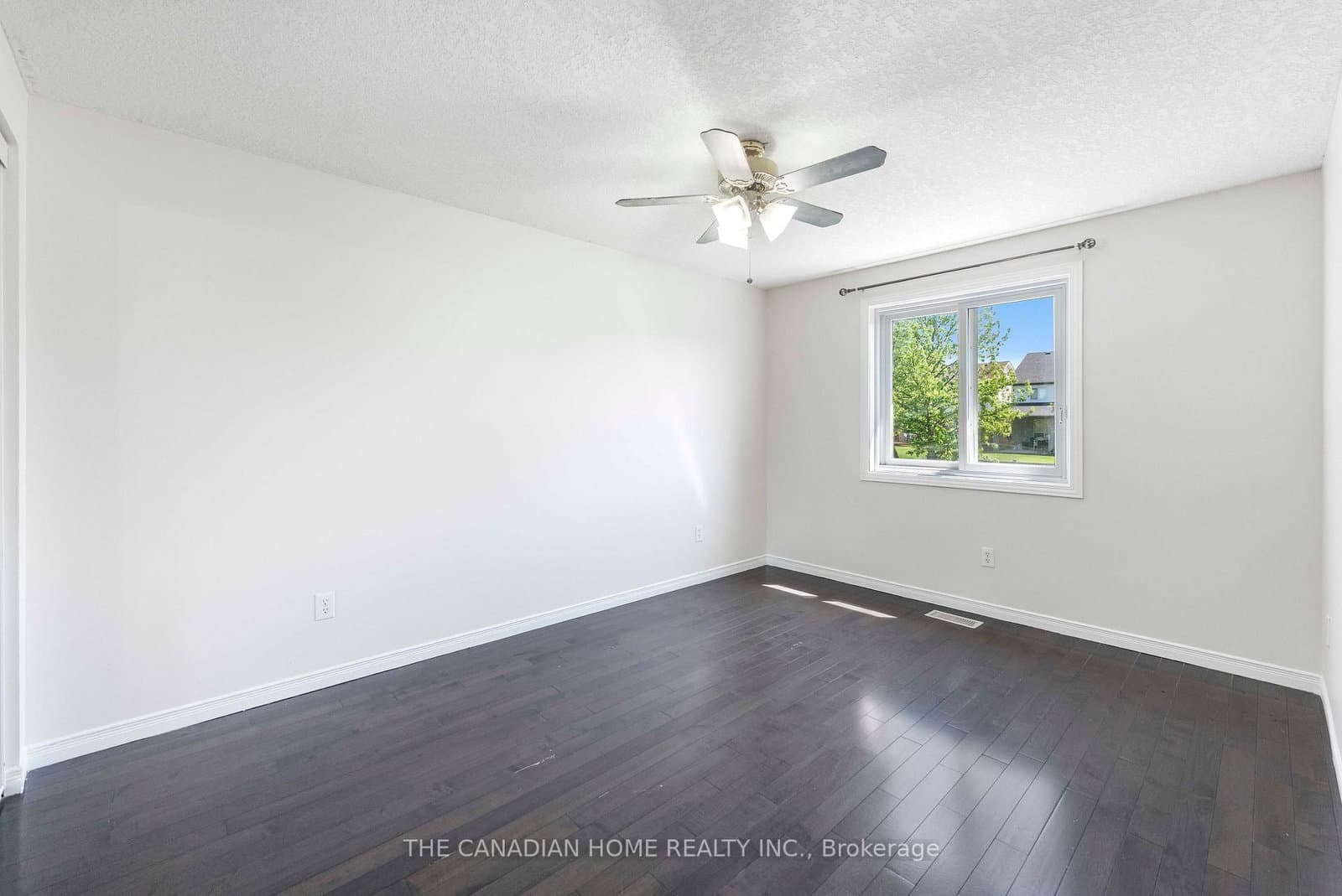 500 Robert Ferrie Drive thumbnail 14