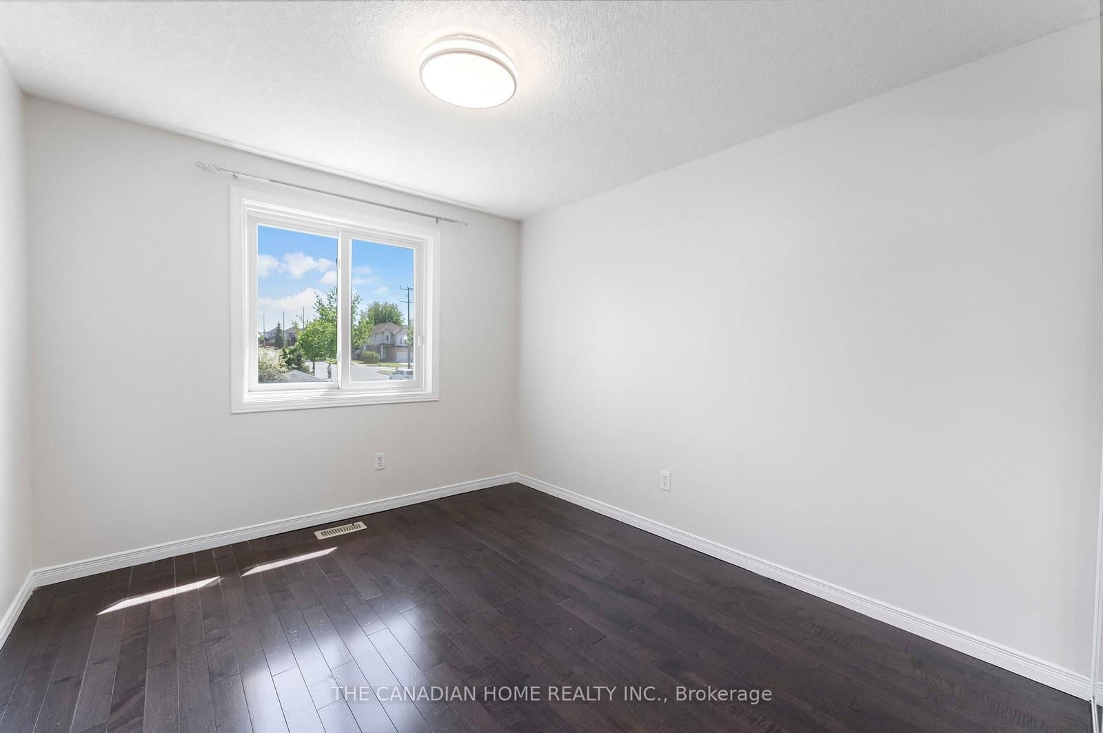 500 Robert Ferrie Drive thumbnail 18