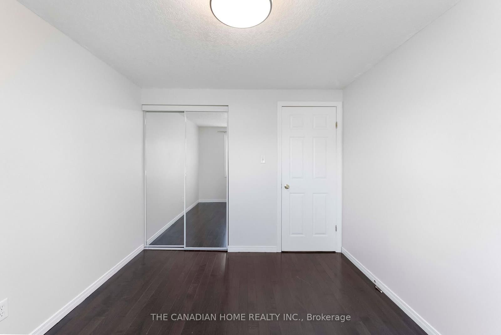 500 Robert Ferrie Drive thumbnail 19