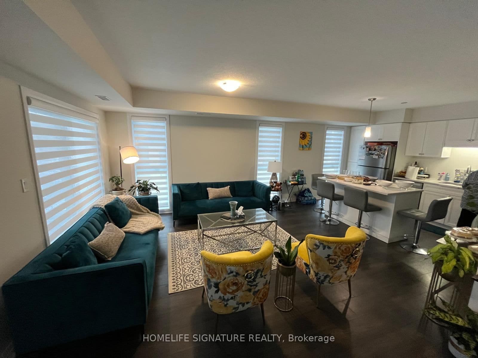 16 URBANE Boulevard thumbnail 11