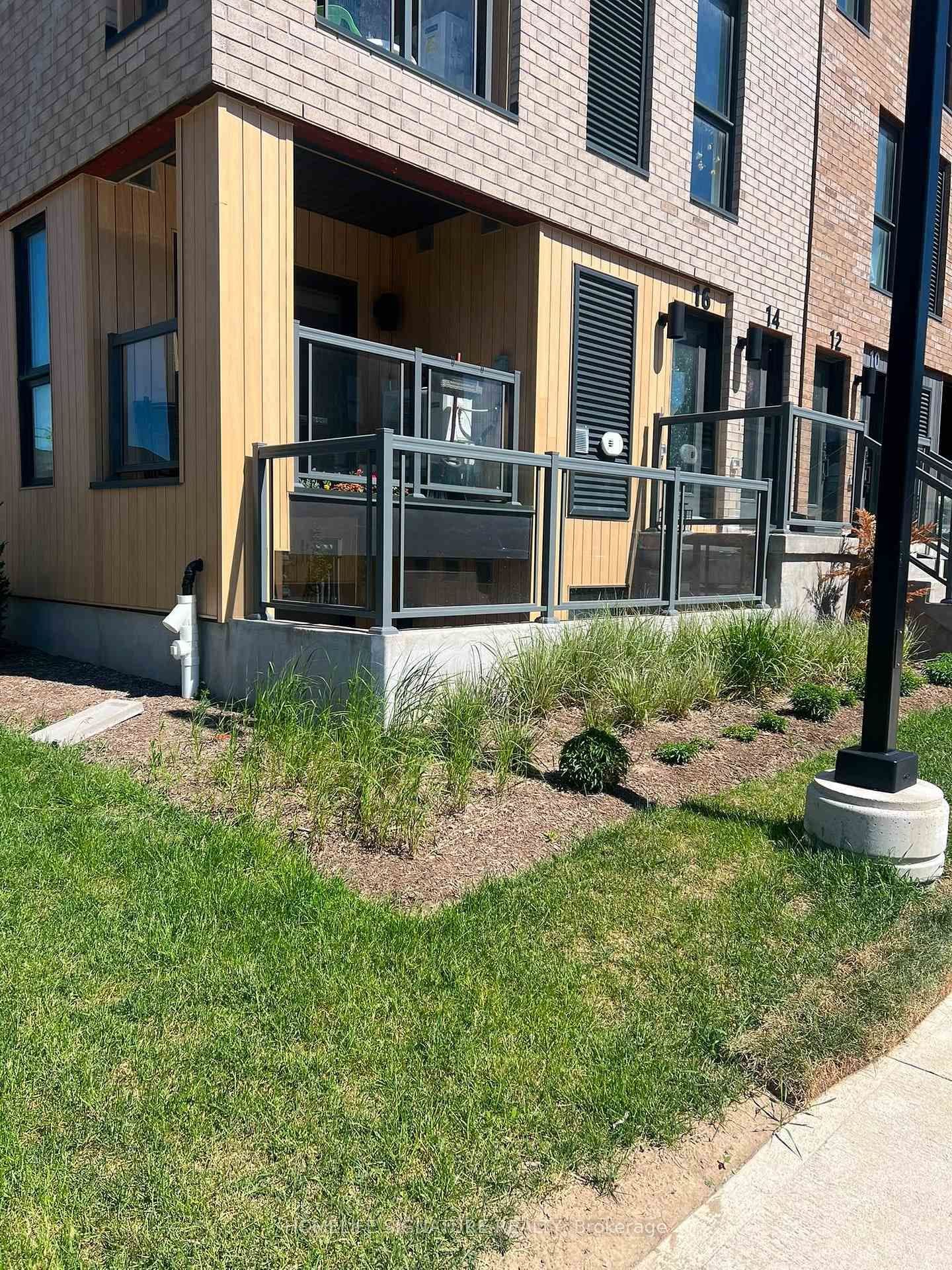 16 URBANE Boulevard thumbnail 5
