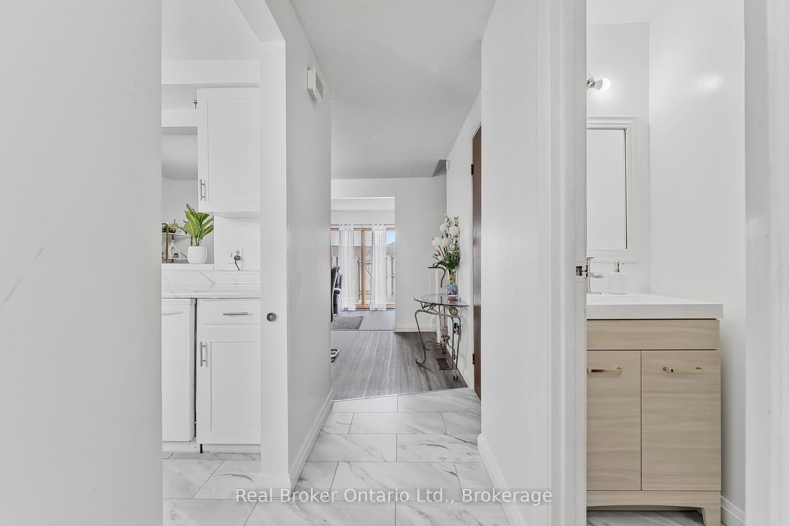 5982 Dunn Street, Unit 8 thumbnail 2