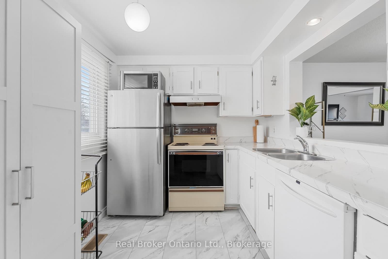5982 Dunn Street, Unit 8 thumbnail 5
