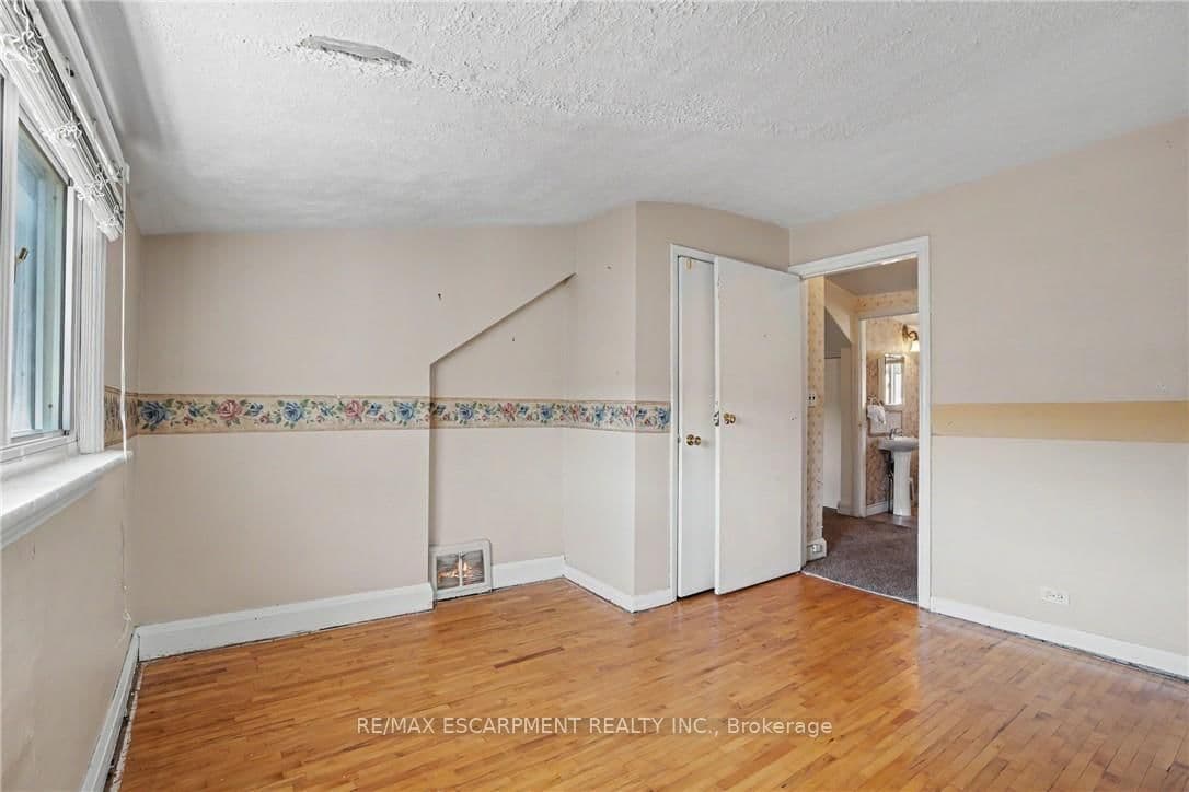485 Cochrane Road thumbnail 23