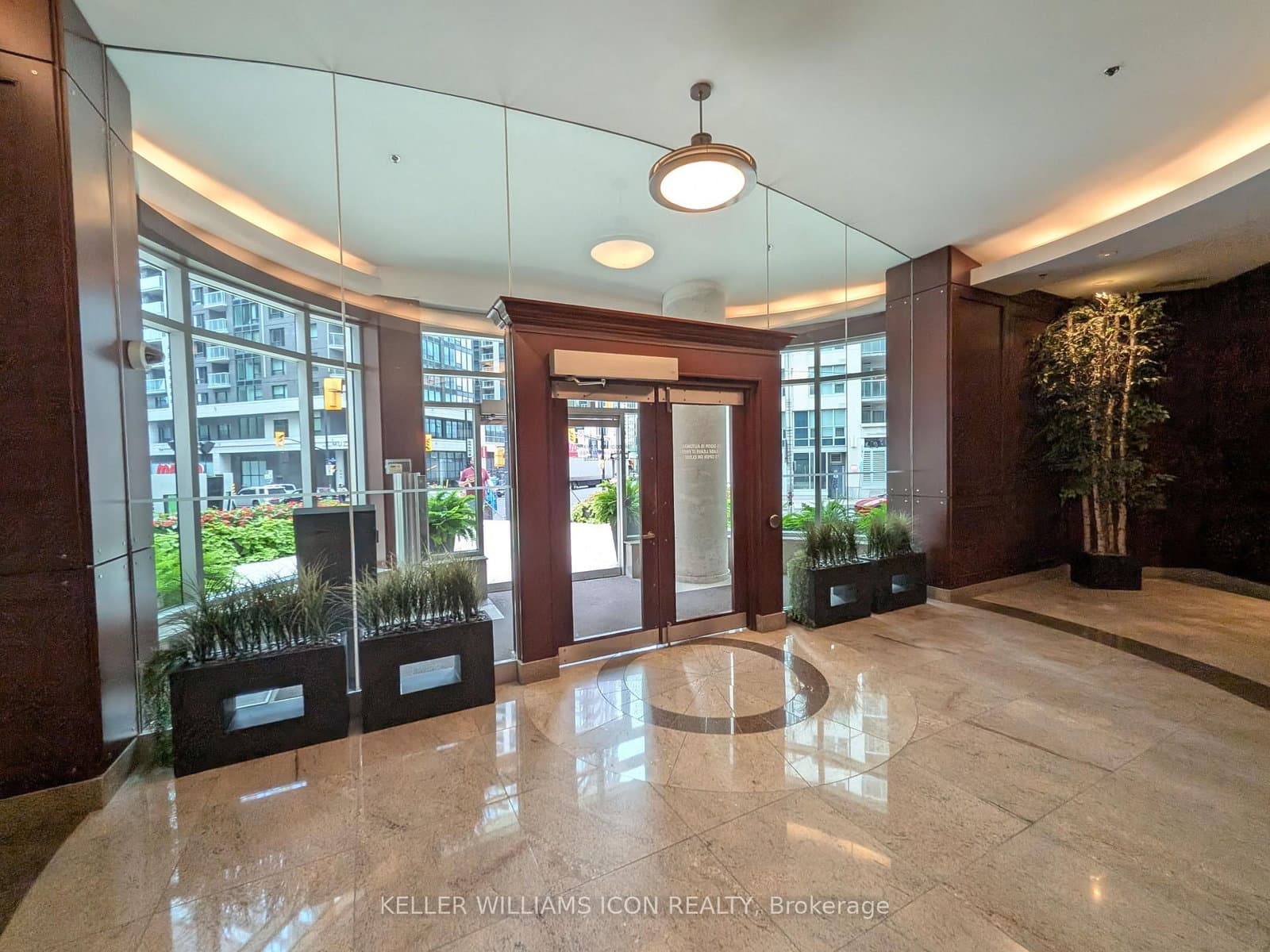 234 Rideau Street, Unit 901 thumbnail 3