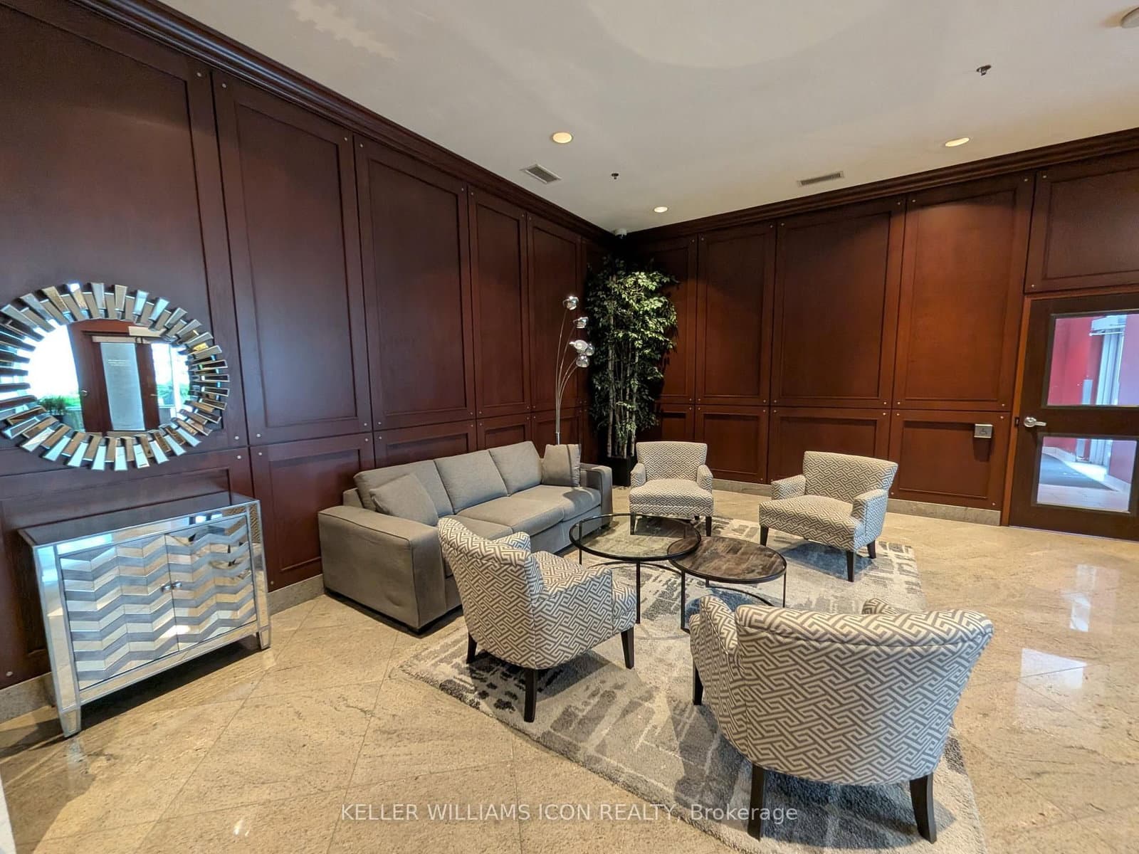 234 Rideau Street, Unit 901 thumbnail 4