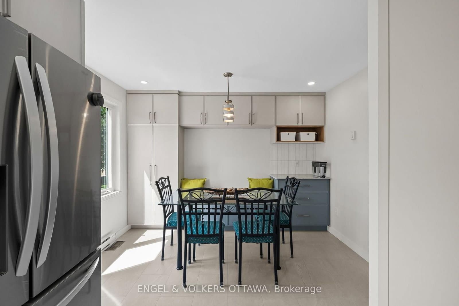 1831 Summerfields Crescent thumbnail 20