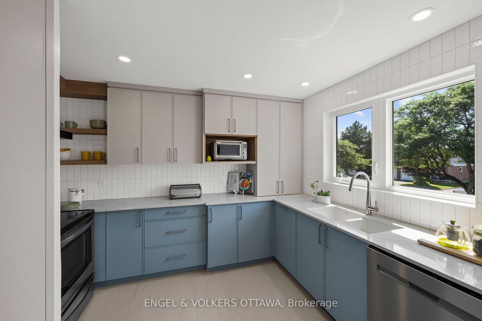 1831 Summerfields Crescent thumbnail 23