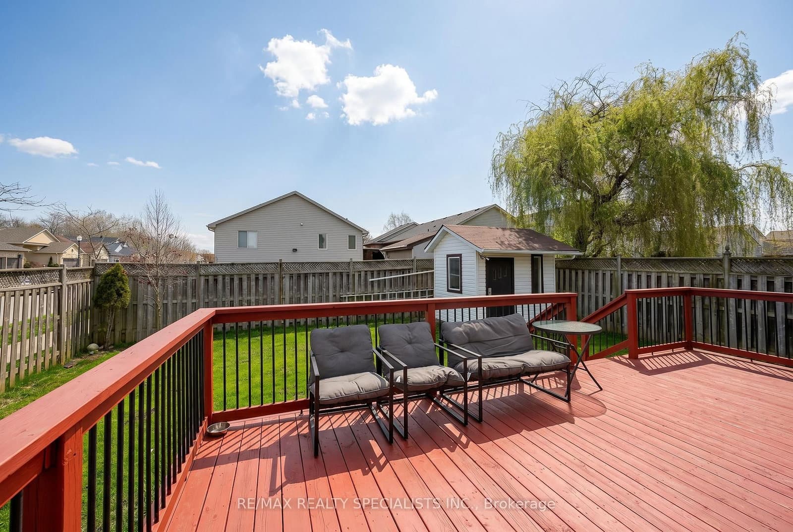 1865 Bayswater Crescent thumbnail 5