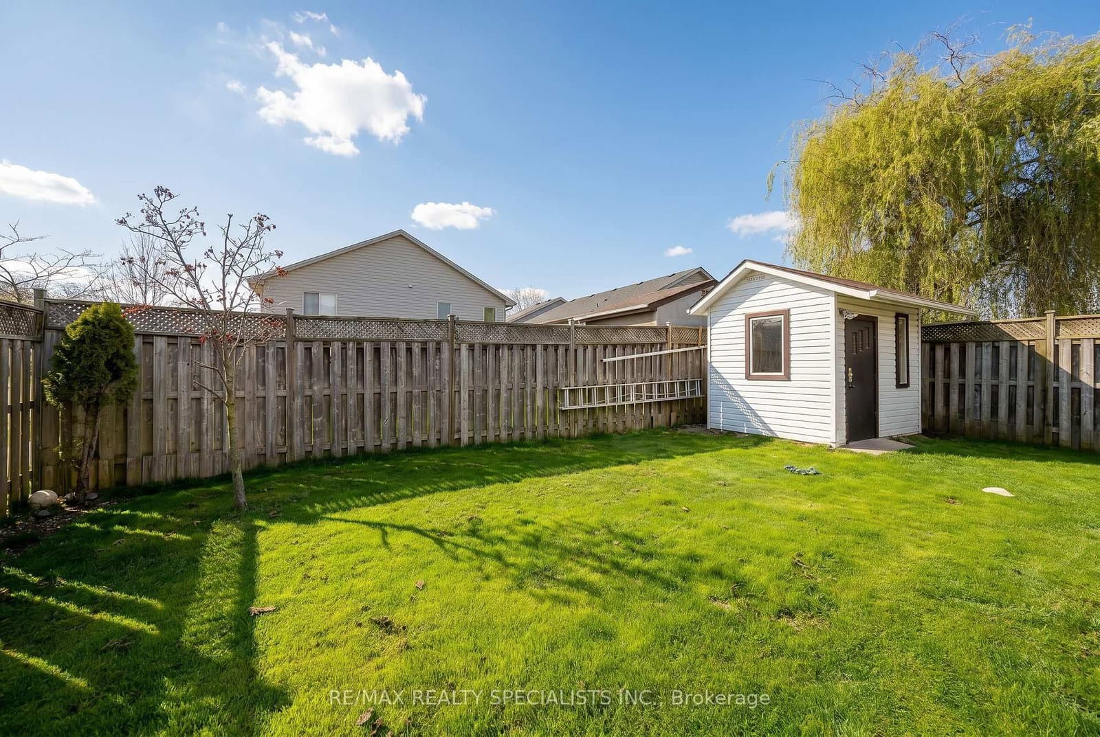 1865 Bayswater Crescent thumbnail 7