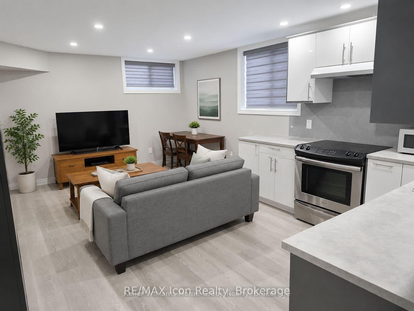 165 Rockcliffe Drive, Unit B thumbnail 4