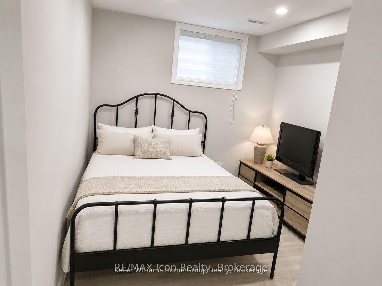 165 Rockcliffe Drive, Unit B thumbnail 6